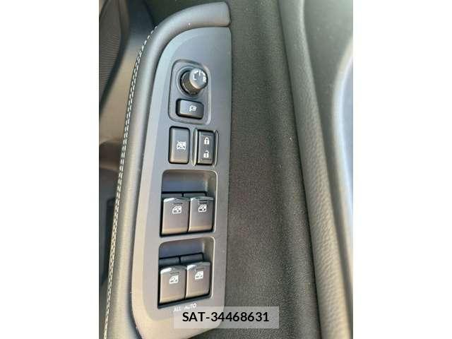 Subaru OUTBACK 2017-07 8328734-13