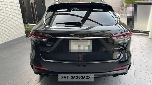 Maserati LEVANTE 2021-11 8329323-1