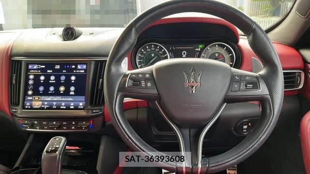 Maserati LEVANTE 2021-11 8329323-16