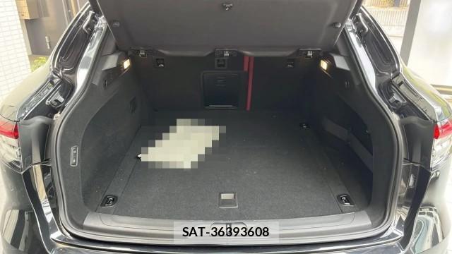 Maserati LEVANTE 2021-11 8329323-17
