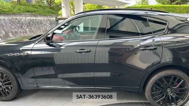 Maserati LEVANTE 2021-11 8329323-3