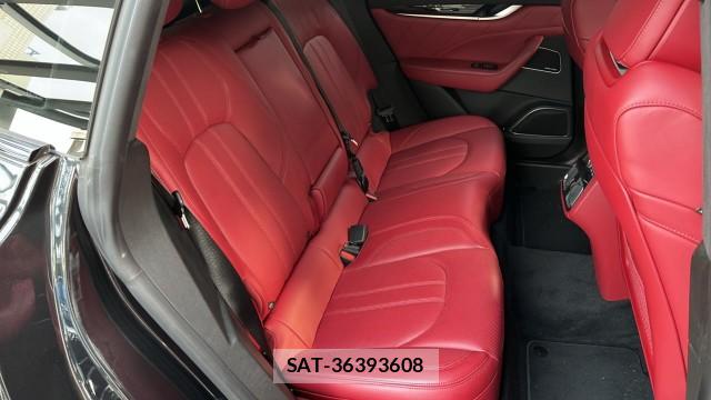 Maserati LEVANTE 2021-11 8329323-6