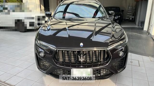 Maserati LEVANTE 2021-11 8329323-9