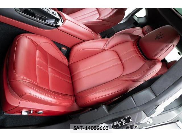 Maserati LEVANTE 2021-11 8329658-12