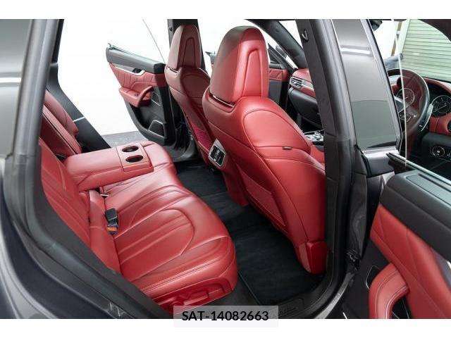 Maserati LEVANTE 2021-11 8329658-13