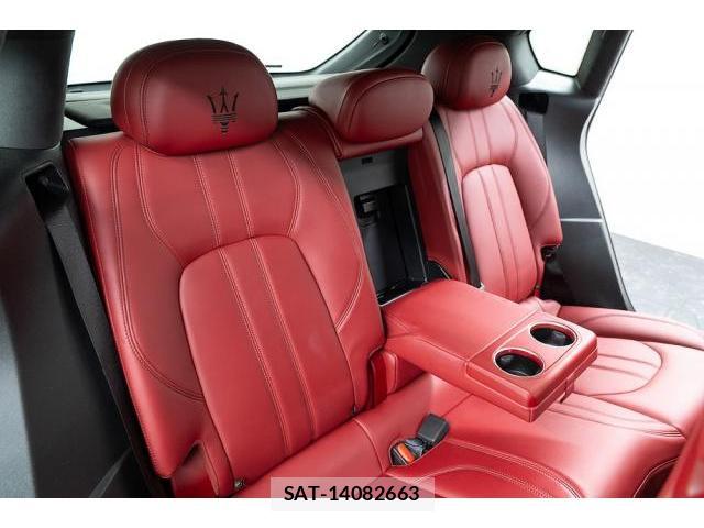 Maserati LEVANTE 2021-11 8329658-14