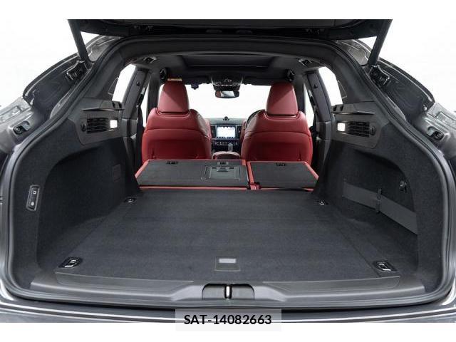 Maserati LEVANTE 2021-11 8329658-15