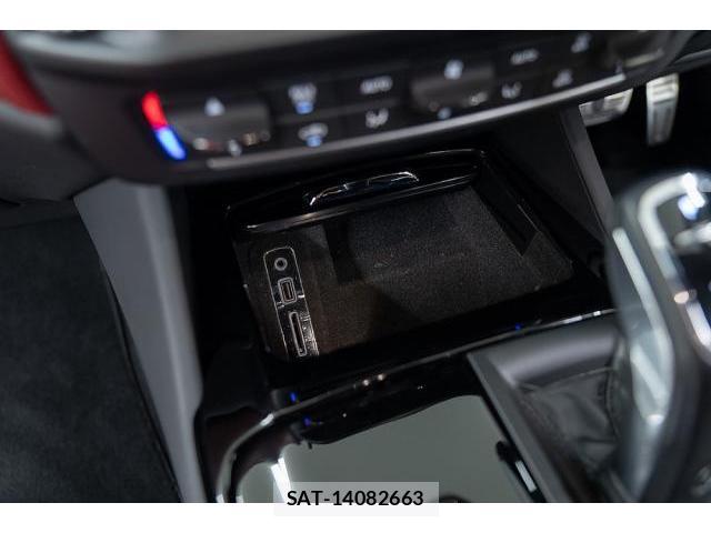 Maserati LEVANTE 2021-11 8329658-19