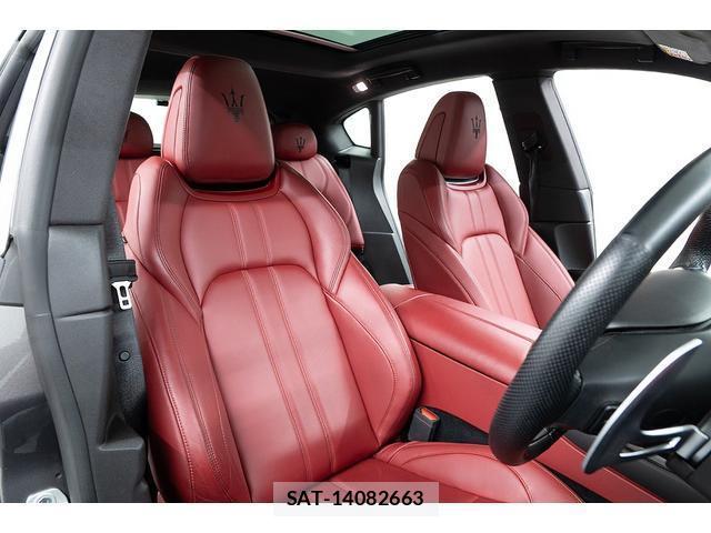 Maserati LEVANTE 2021-11 8329658-3