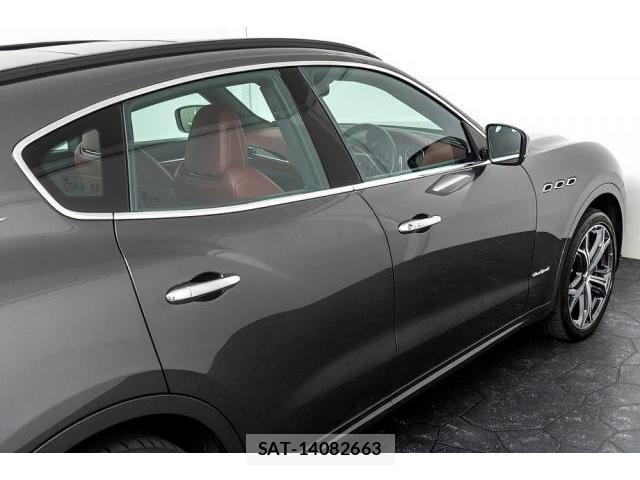Maserati LEVANTE 2021-11 8329658-9