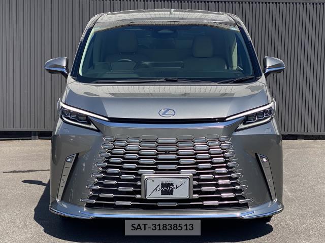 Lexus LM 2024-04 8329686-1