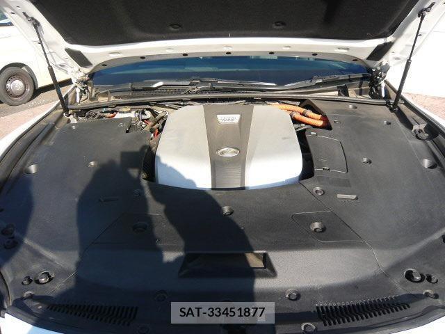 Lexus LS 2017-12 8329351-10