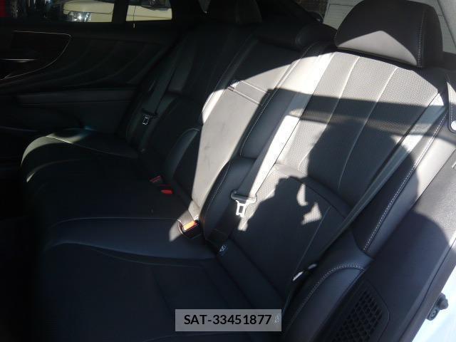 Lexus LS 2017-12 8329351-3