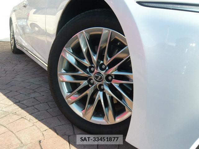 Lexus LS 2017-12 8329351-9
