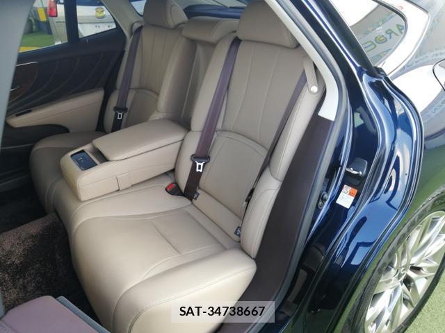 Lexus LS 2018-03 8330305-11