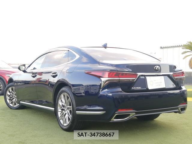 Lexus LS 2018-03 8330305-3