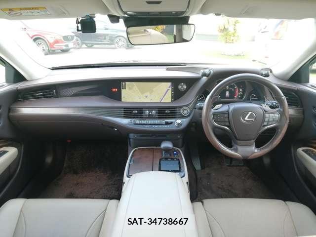 Lexus LS 2018-03 8330305-4