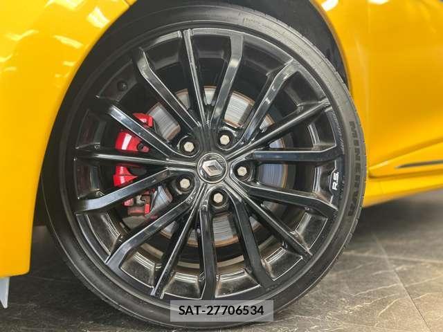 Renault LUTECIA 2019-01 8330697-12