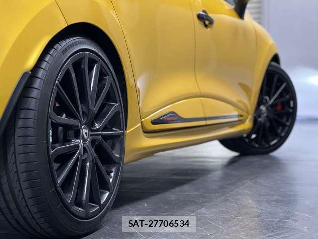 Renault LUTECIA 2019-01 8330697-13