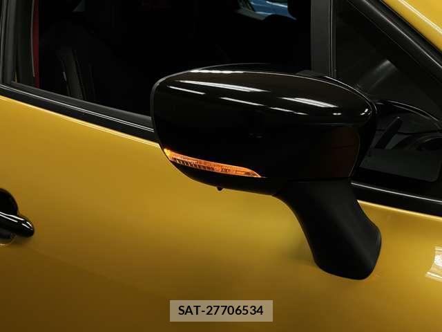 Renault LUTECIA 2019-01 8330697-15