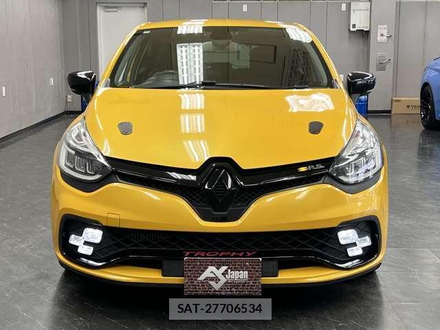 Renault LUTECIA 2019-01 8330697-7