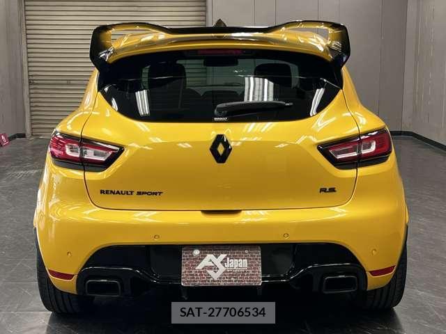 Renault LUTECIA 2019-01 8330697-8