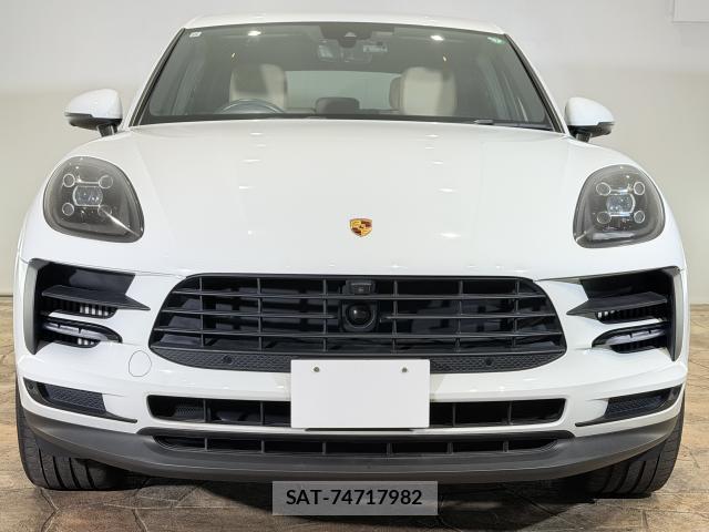 Porsche MACAN 2019-09 8328947-1