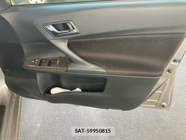 Toyota MARK X 2013-03 8328912-10
