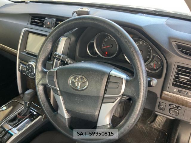 Toyota MARK X 2013-03 8328912-14