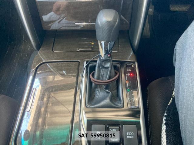 Toyota MARK X 2013-03 8328912-15
