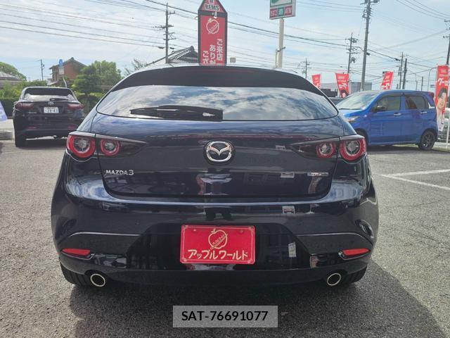Mazda MAZDA3 2023-12 8329006-9