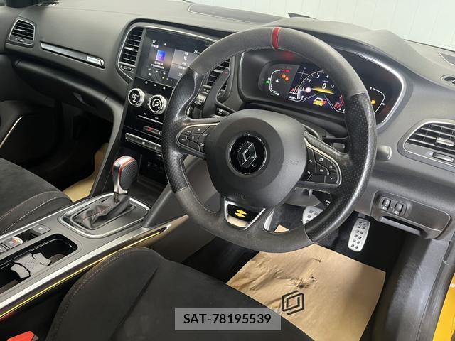 Renault MEGANE 2022-10 8330156-1
