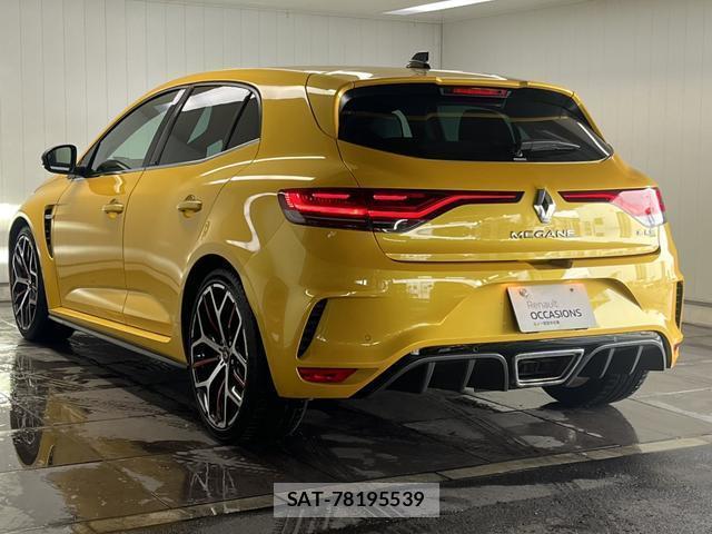 Renault MEGANE 2022-10 8330156-2