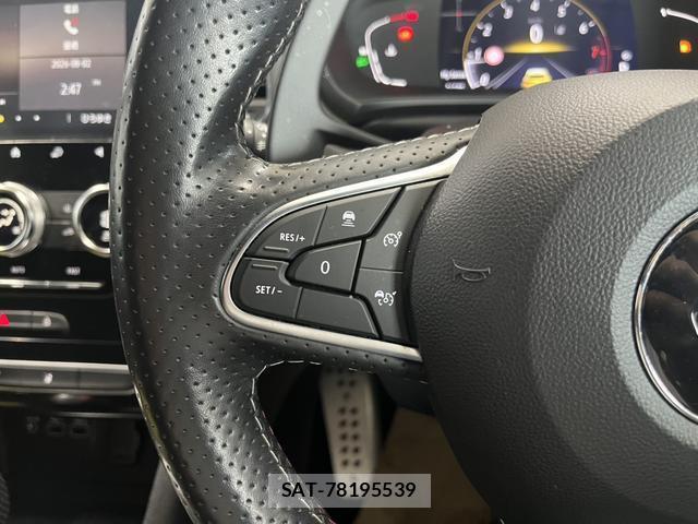Renault MEGANE 2022-10 8330156-6