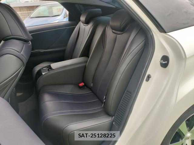 Toyota Mirai 2015-07 8329493-11