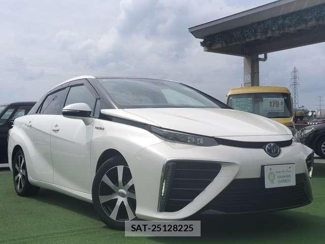 Toyota Mirai 2015-07 8329493-2