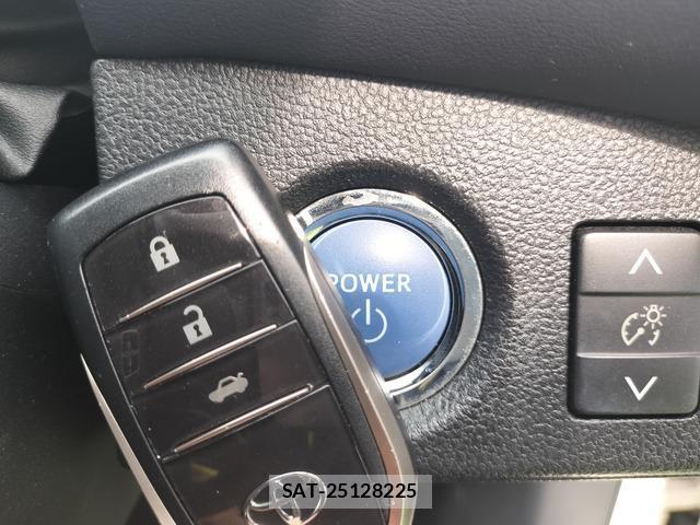 Toyota Mirai 2015-07 8329493-5