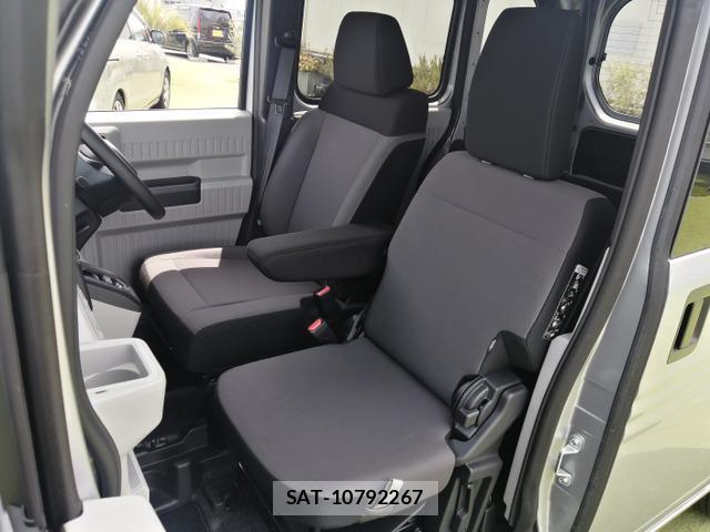 Honda N-VAN e: 2024-10 8330302-11