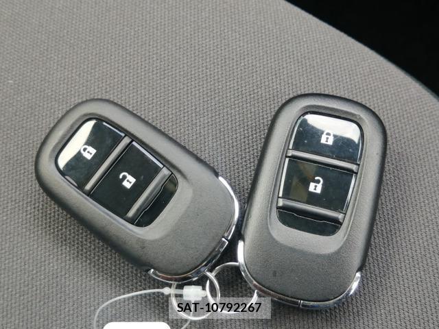 Honda N-VAN e: 2024-10 8330302-15