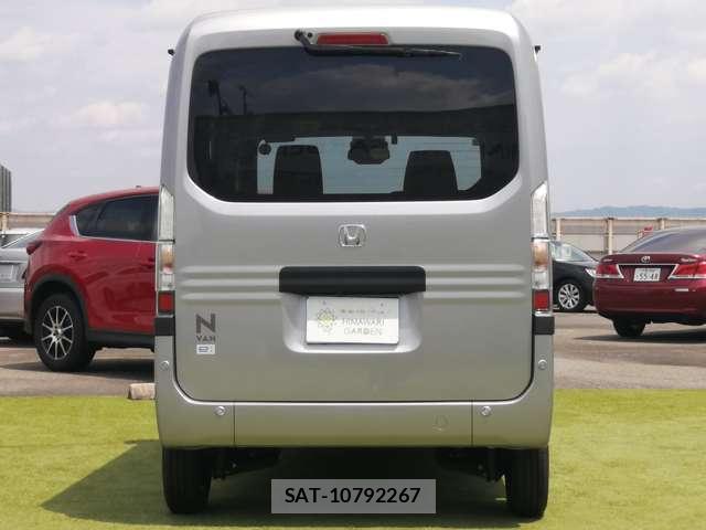 Honda N-VAN e: 2024-10 8330302-16