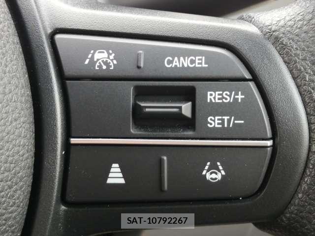 Honda N-VAN e: 2024-10 8330302-5