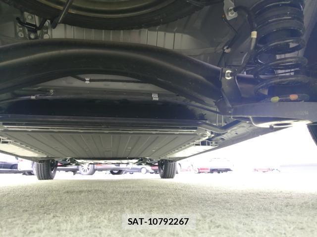 Honda N-VAN e: 2024-10 8330302-9