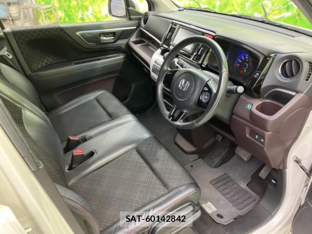 Honda N-WGN 2015-03 8329672-4