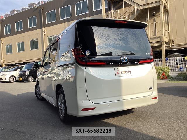 Toyota NOAH 2023-06 8327910-15