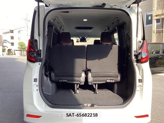 Toyota NOAH 2023-06 8327910-17