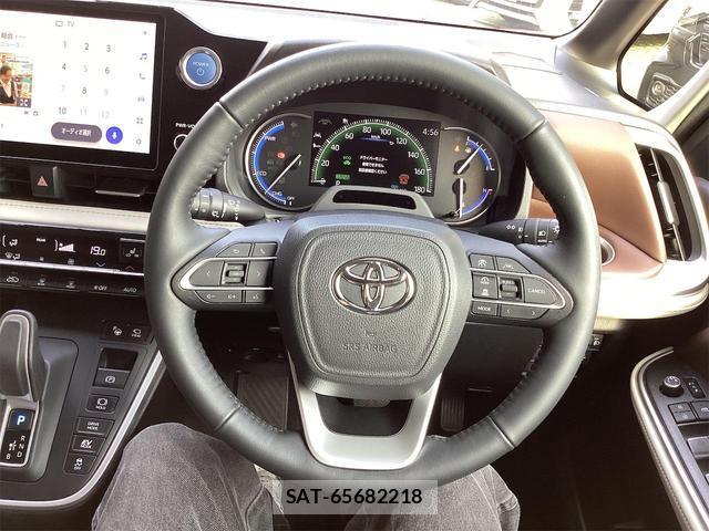 Toyota NOAH 2023-06 8327910-8