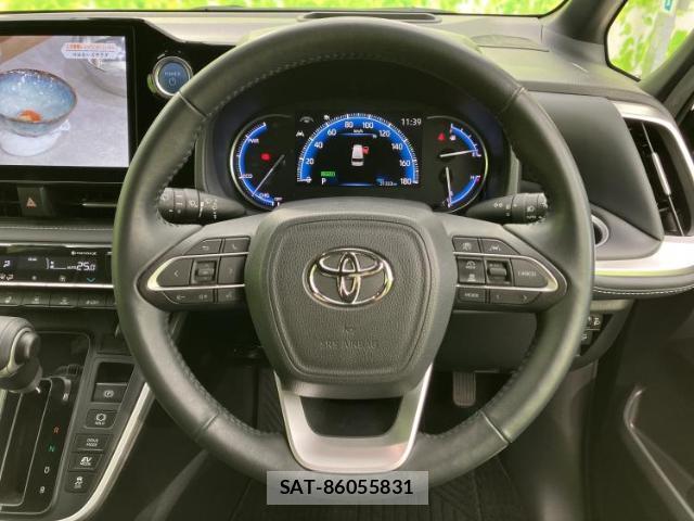 Toyota NOAH 2023-01 8328707-14