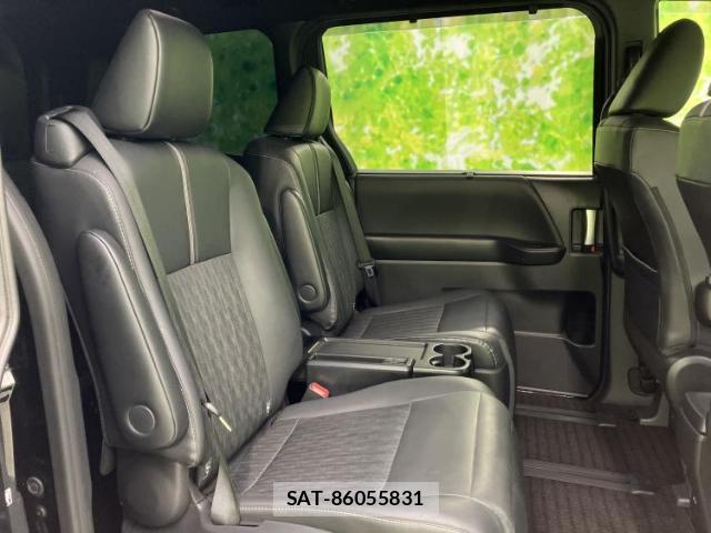 Toyota NOAH 2023-01 8328707-4