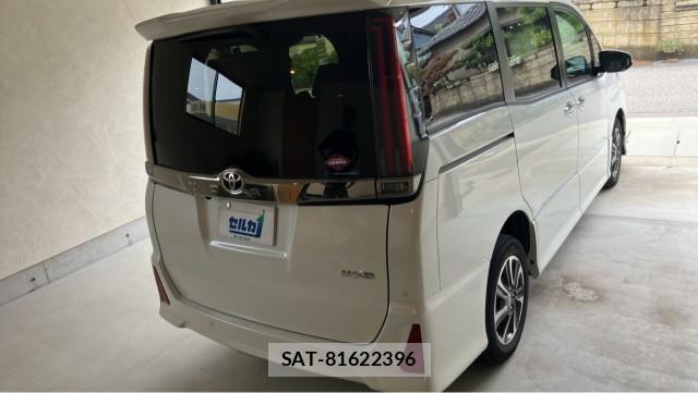 Toyota NOAH 2021-02 8329296-1