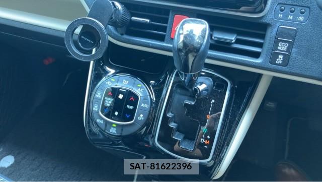 Toyota NOAH 2021-02 8329296-14